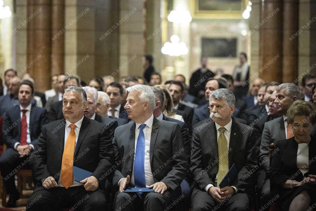 Listás mandátumot szerzett országgyűlési képviselők megbízólevelének ünnepélyes átadása