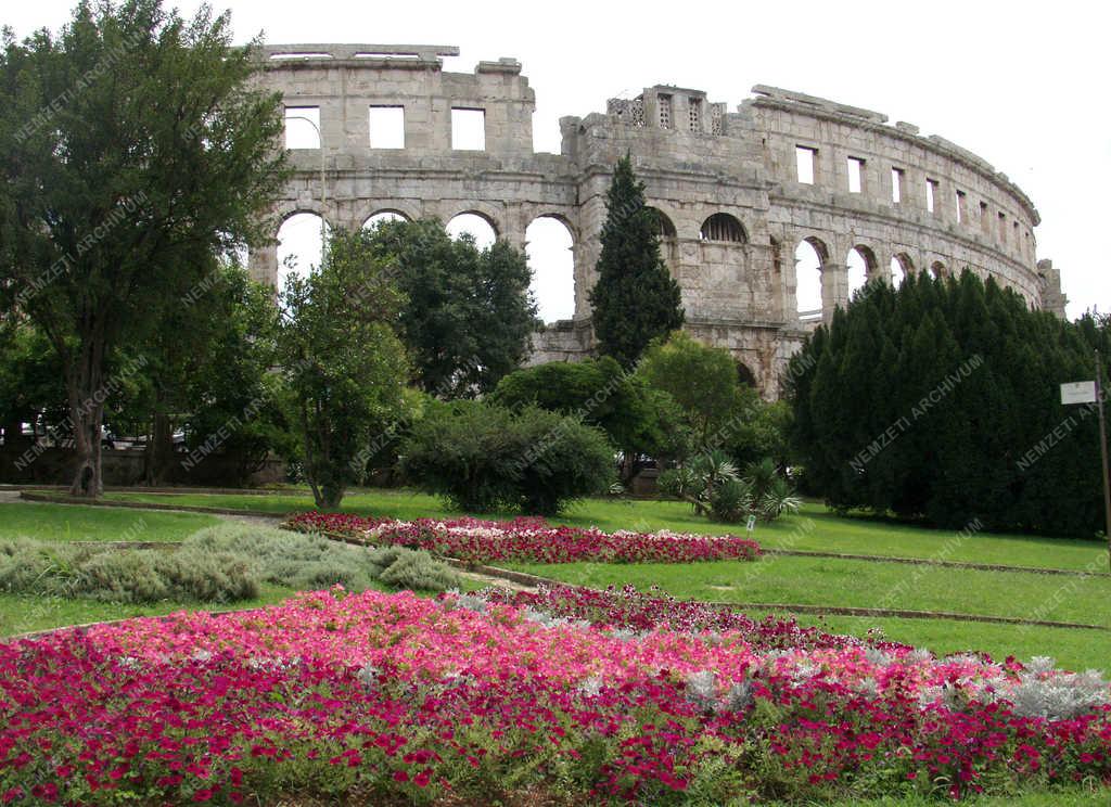 Horvátország - Pula - Amfiteátrum