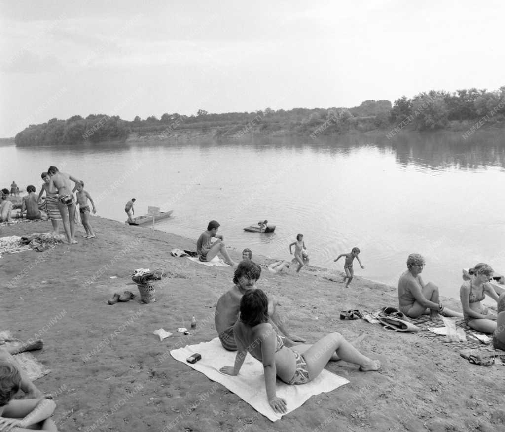 Szabadidő - Tisza-part
