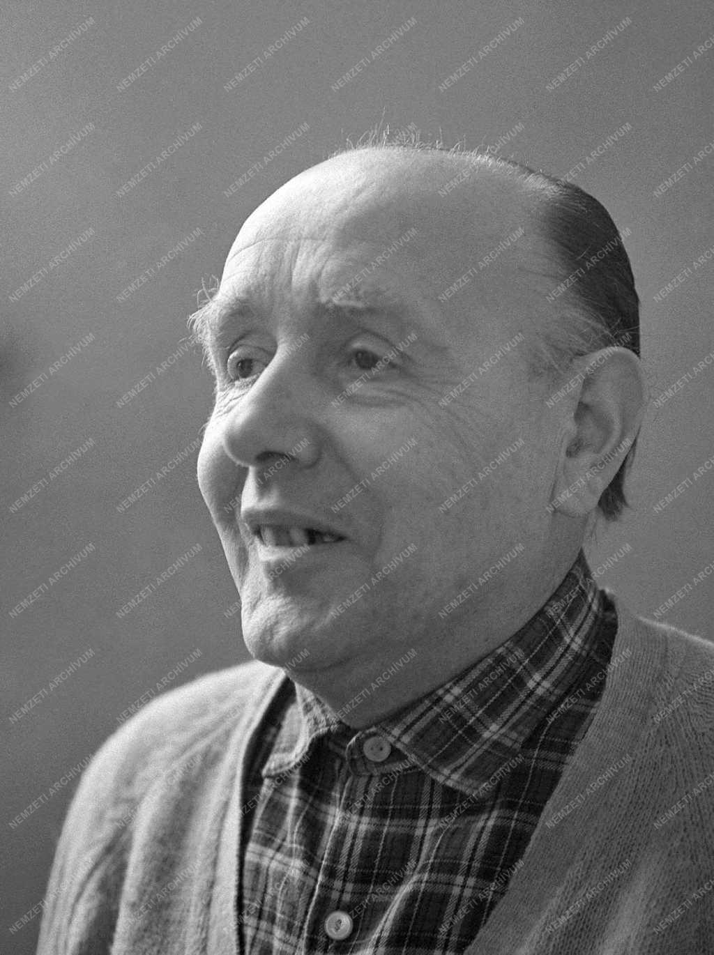 Kultúra - Ispánki József éremművész, szobrász