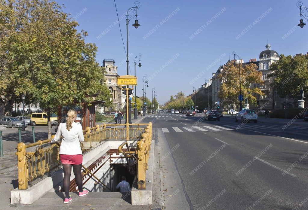 Városkép - Budapest - A Millenniumi Földalatti vasút megállója