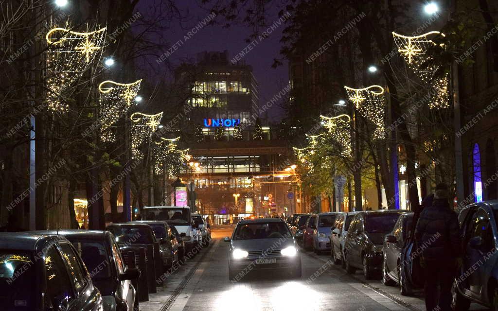 Városkép - Budapest - Ünnepi kivilágítás