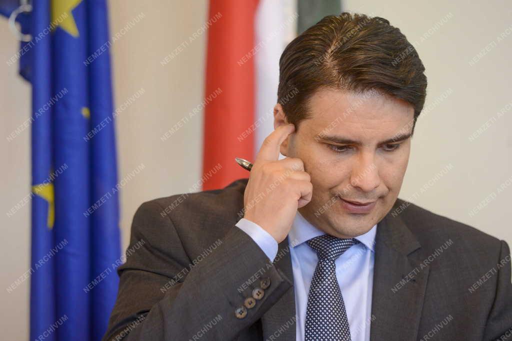 Mesterházy Attila Brüsszelben