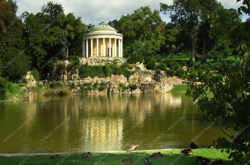 Táj, város - Ausztria -  Kismarton - Leopoldina-kápolna