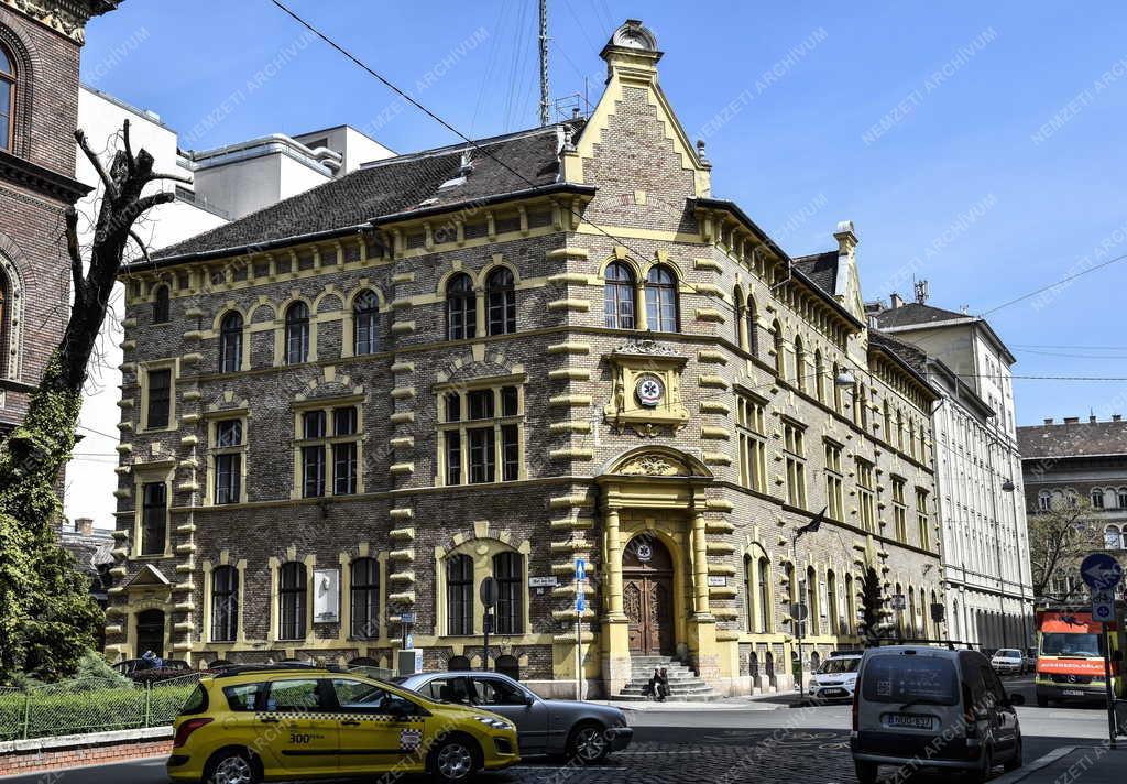 Egészségügy - Országos Mentőszolgálat - Központi Mentőállomás 