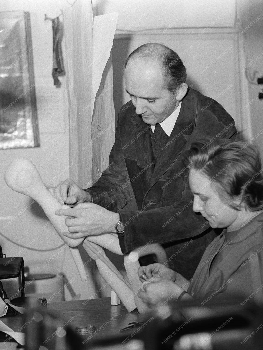 Kultúra - Bartók és Brecht bemutatóra készül a Bábszínház