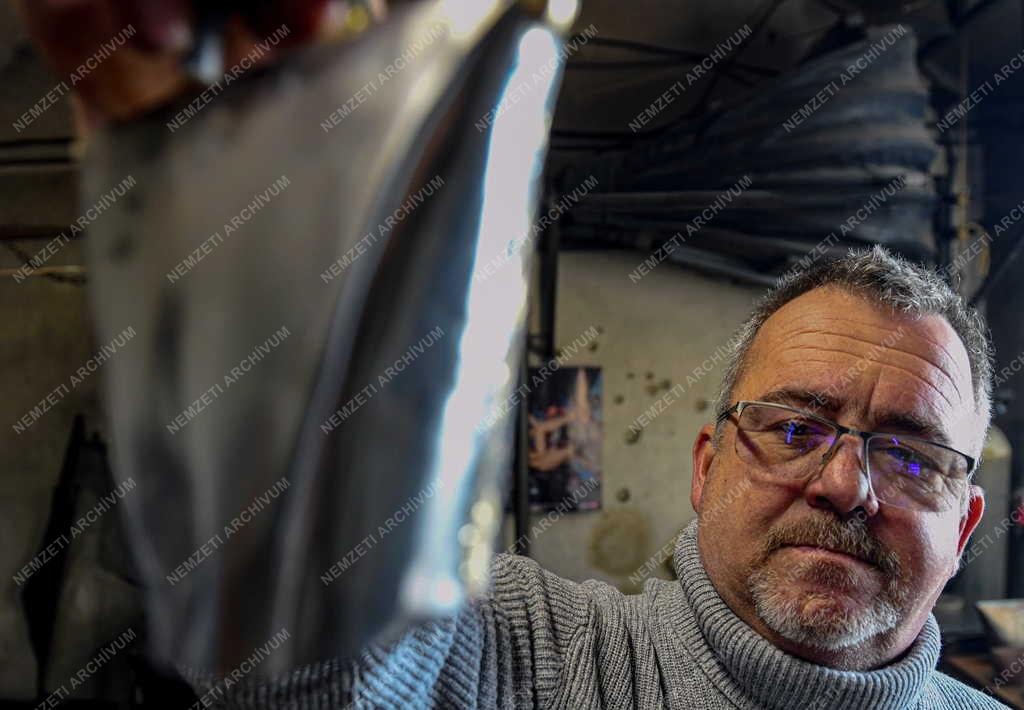 Ipar - Mesterség - Kolompkészítő Nyíregyházán