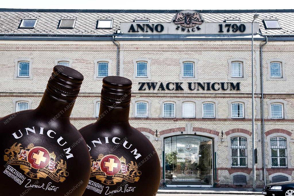Fotómontázs - A Zwack Unicum Múzeum épülete