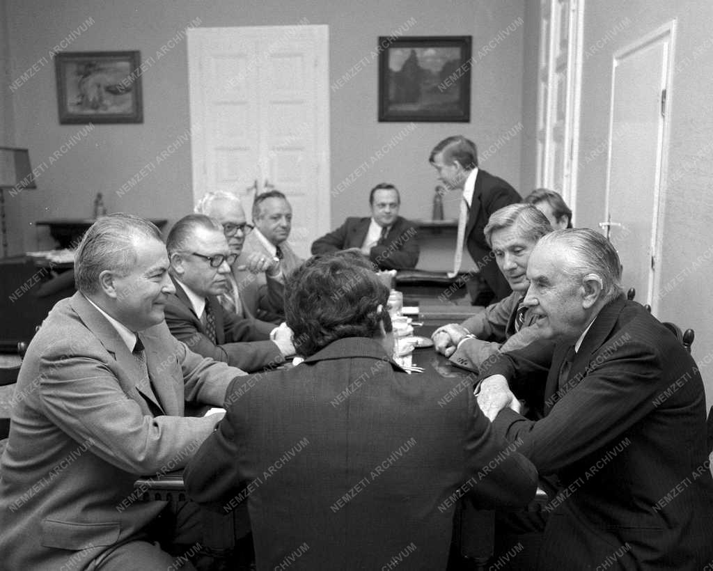 Külpolitika - Amerikai politikus Budapesten