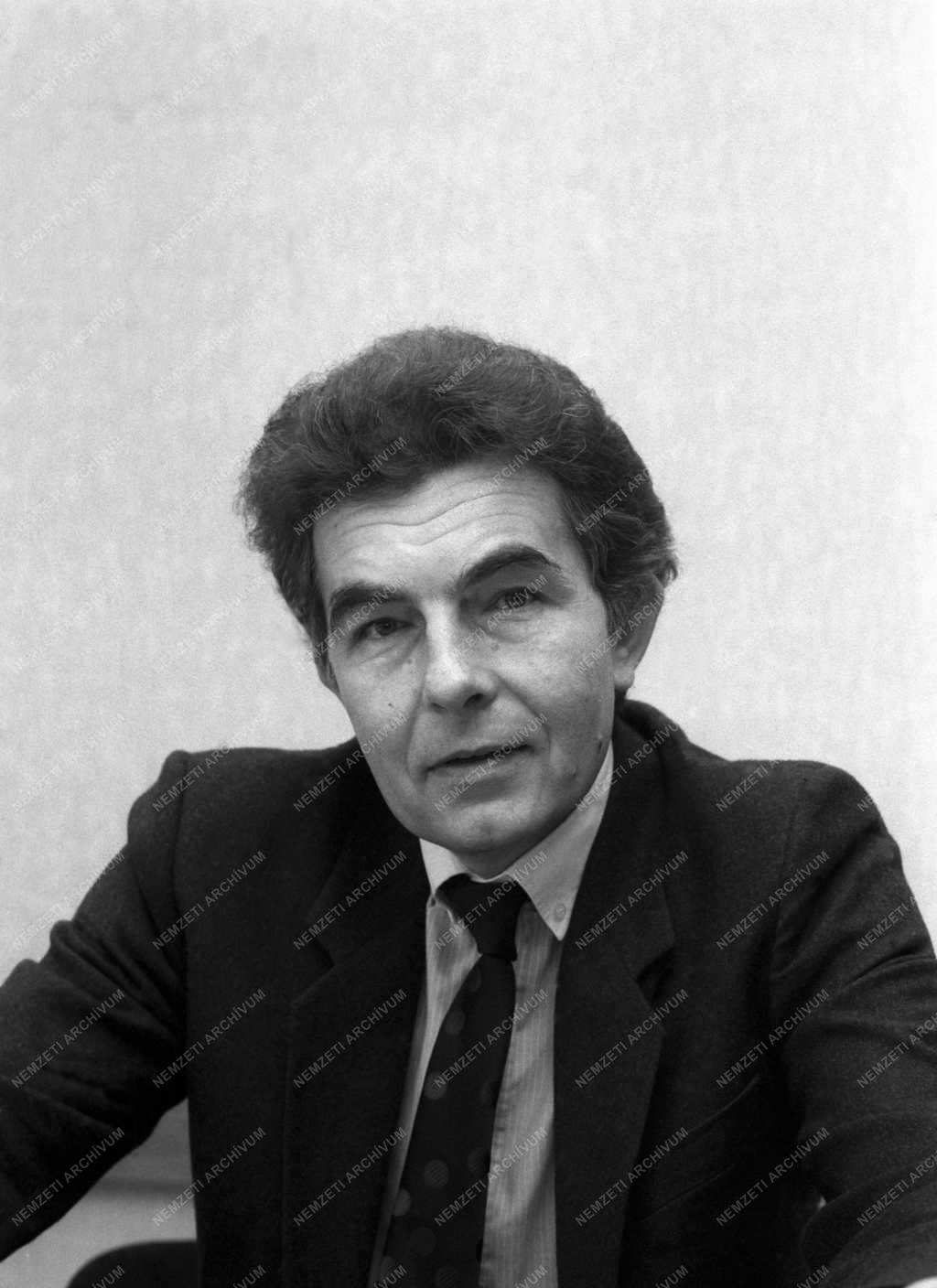 Politikus - Csikós József