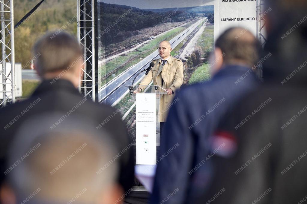 Átadták a 67-es gyorsforgalmi út északi szakaszát