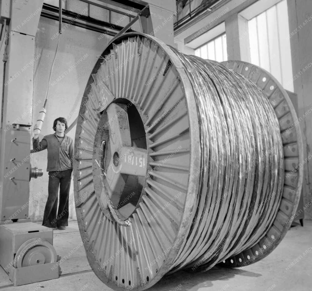 Ipar - Magyar Kábel Művek