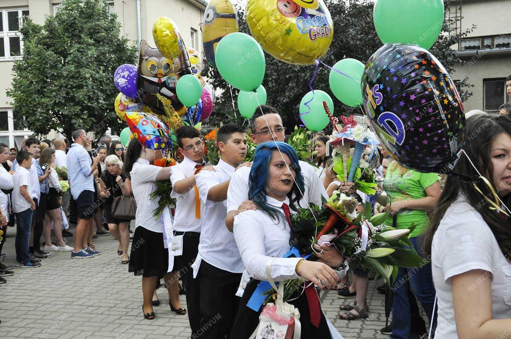 Oktatás - Göd - Nyolcadikosok ballagása
