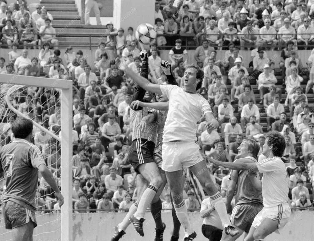 Sport - Rába ETO-Ferencváros NB I-es labdarúgó-mérkőzés