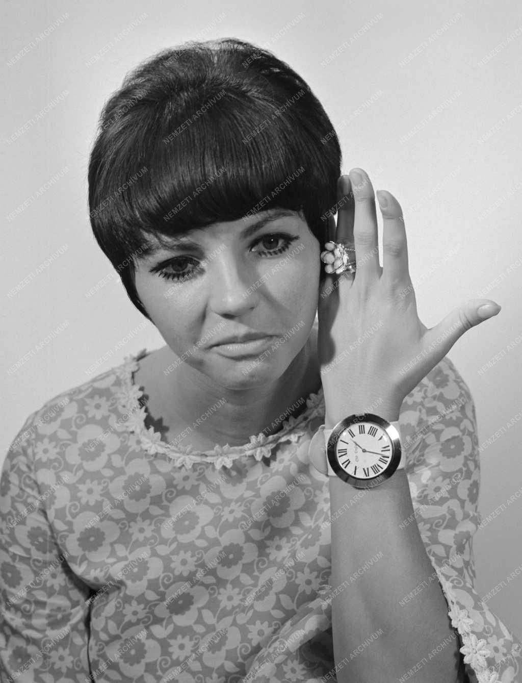 Kultúra - Zalatnai Sarolta táncdalénekes