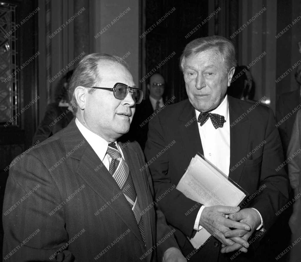 Külkapcsolat - Charles A. Venik Budapesten