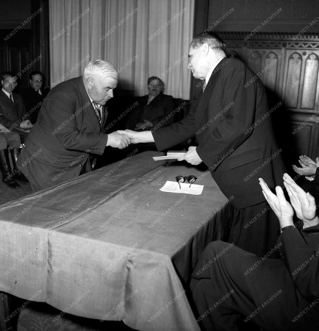 Belpolitika - Az Elnöki Tanács kitüntetései