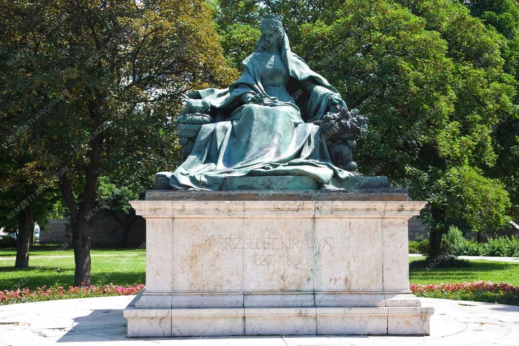 Emlékmű - Budapest - Erzsébet királyné szobra