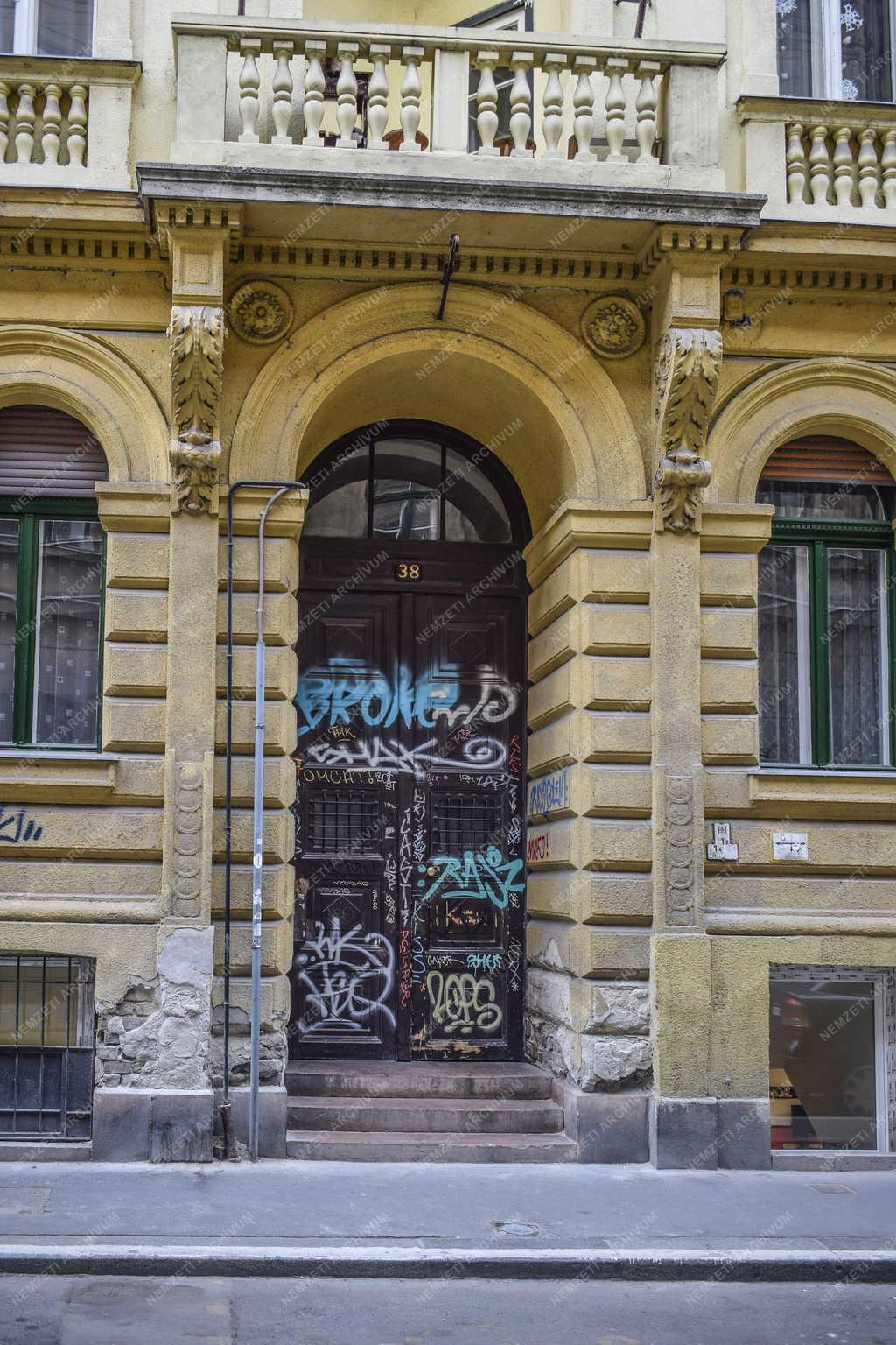 Épületfotó - Budapest - Graffiti