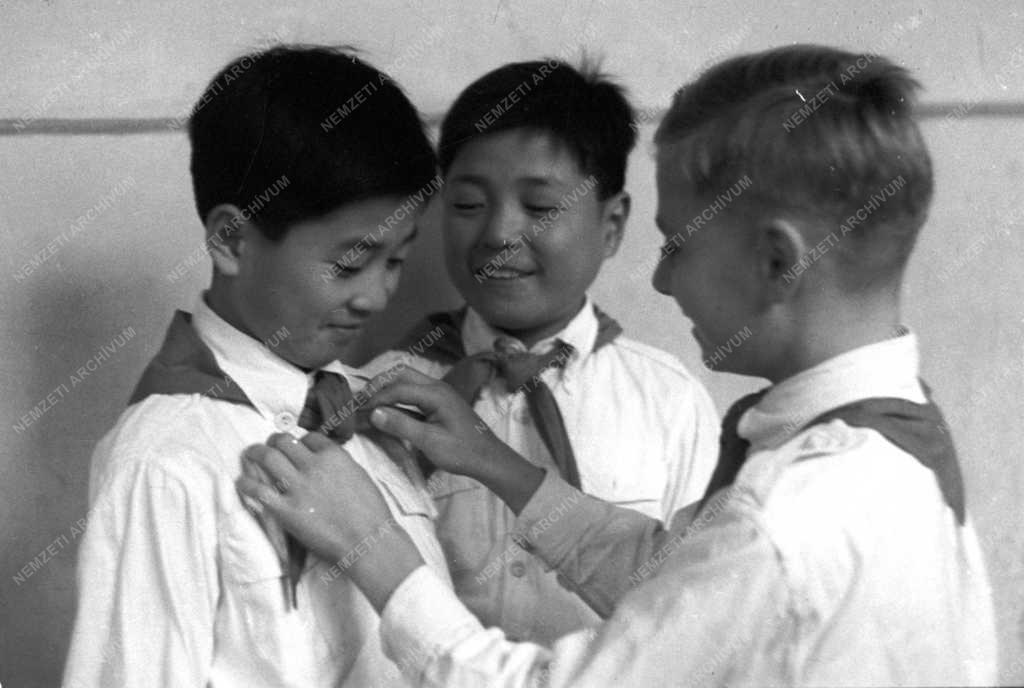 Ifjúsági szervezet - Koreai úttörők - Úttörőavatás