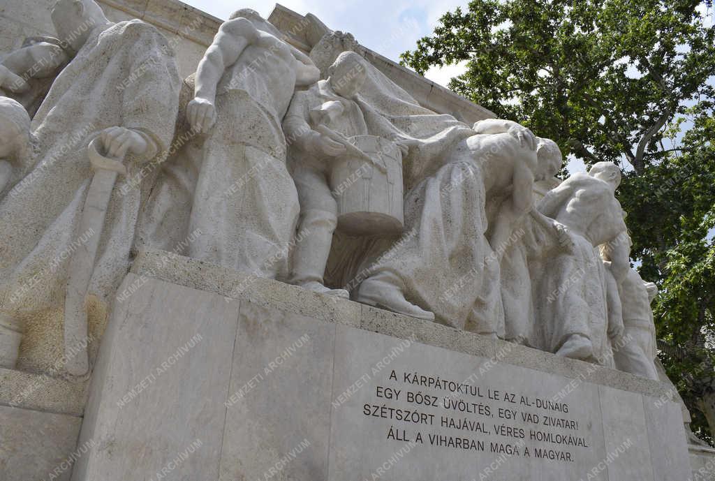 Köztéri szobor - Budapest - Kossuth-emlékmű