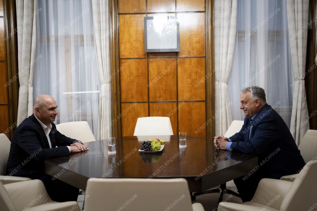 Orbán Viktor Ilie Bolojan román miniszterelnökkel tárgyalt