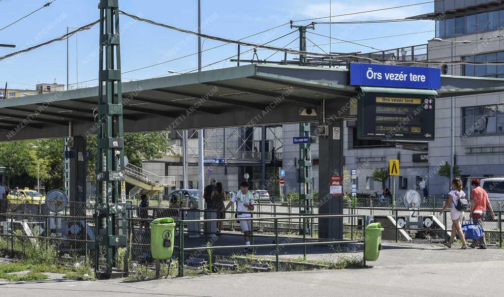 Tömegközlekedés - Budapest - HÉV végállomás