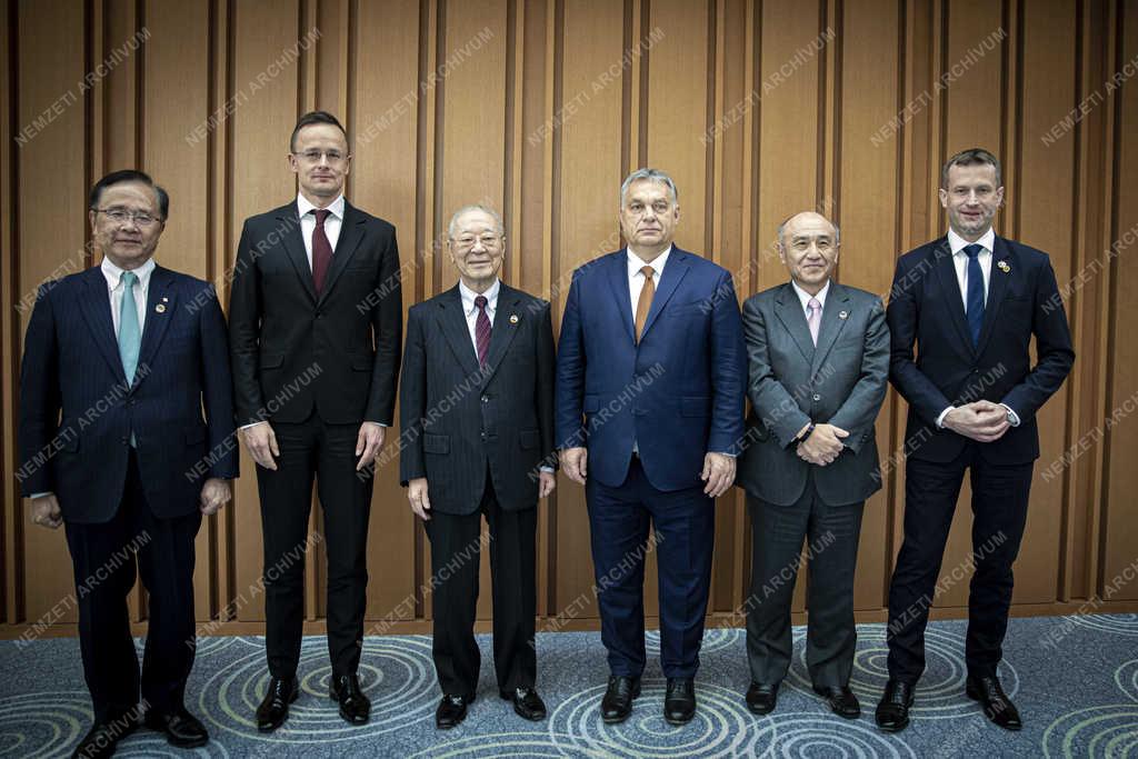 Orbán Viktor Tokióban