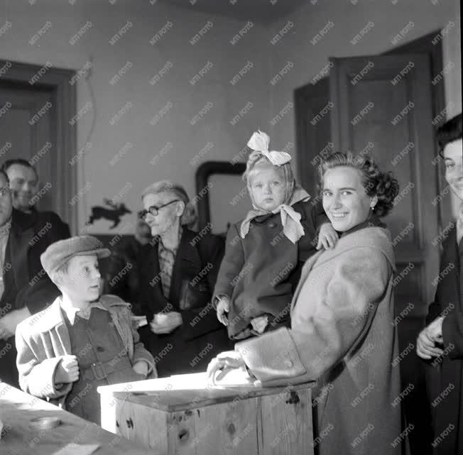 Belpolitika - Tanácsválasztás 1950-ben 