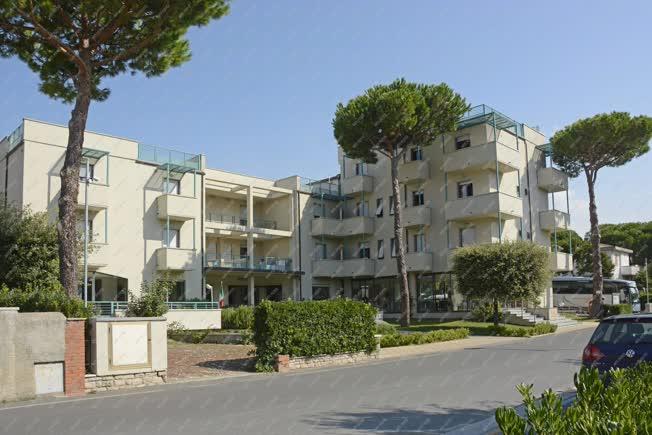 Épület - Marina di Bibbona - Hotel Flora