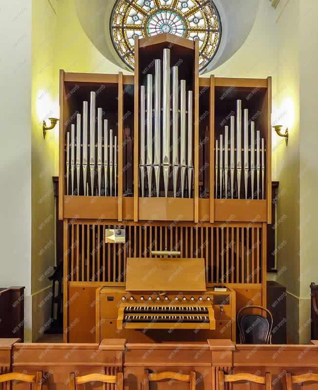 Hangszer - Budapest - A Kálvin téri templom orgonája