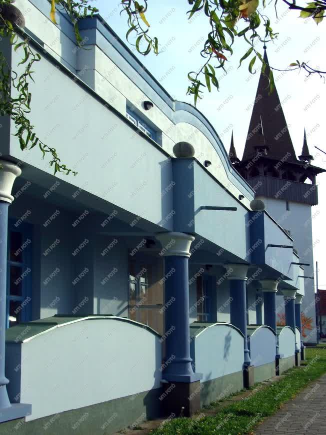 Oktatási épület - Gyula - Román nemzetiségi iskola
