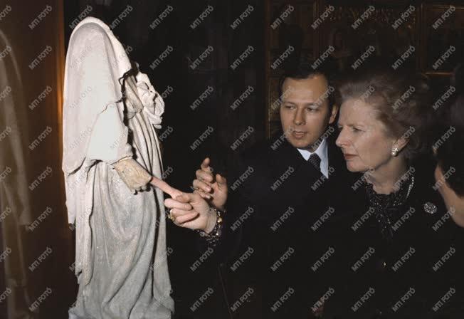 Külpolitika - M. Thatcher Magyarországon