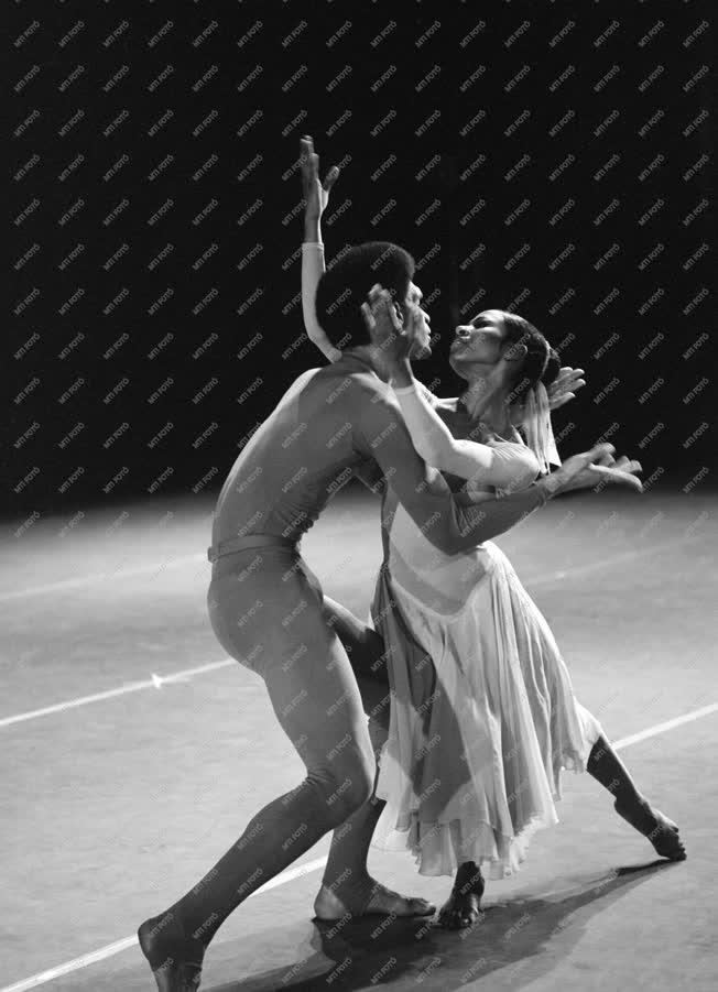 Kultúra - Az Alvin Ailey táncszínház vendégszereplése Budapesten