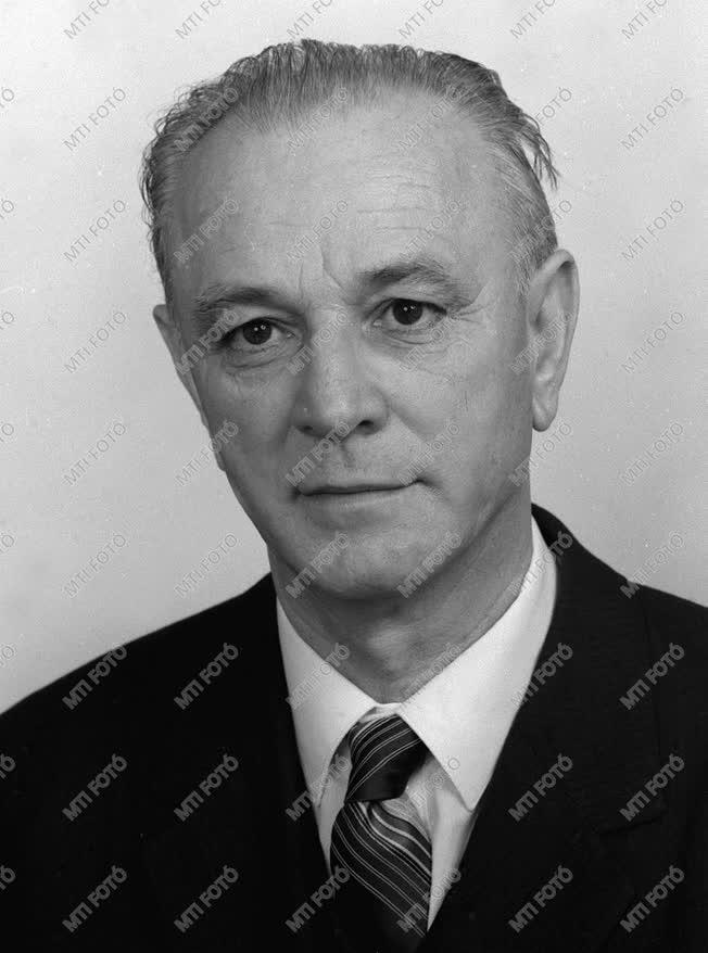Szabó Kálmán közgazdász 
