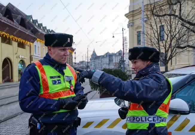 Közbiztonság - Debrecen - Rendőrök és katonák együttműködése