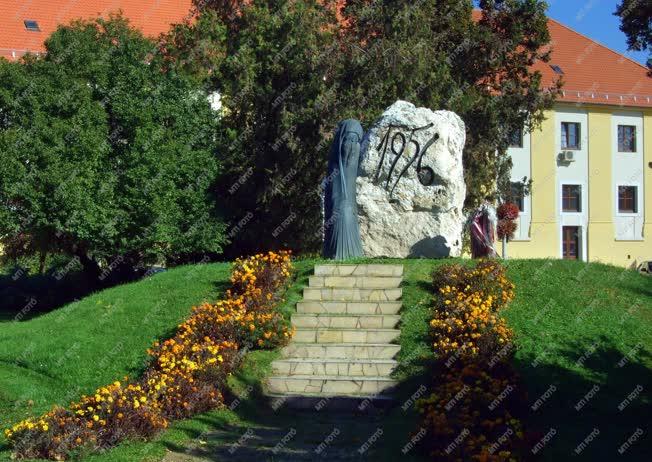 Köztéri szobor - Budapest - 56-os emlékmű Budafokon