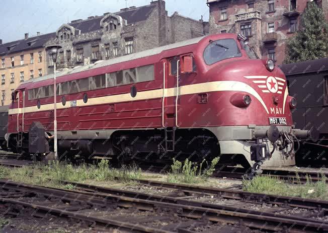 Közlekedés - MÁV M61 dízel-villamos erőátvitelű mozdony