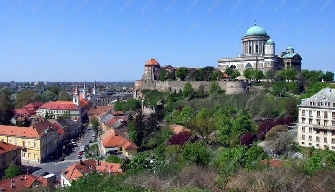 Városkép - Esztergom - A királyi vár és a bazilika