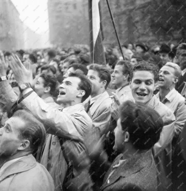 Belpolitika - 1956-os forradalom - Október 23-i tüntetés