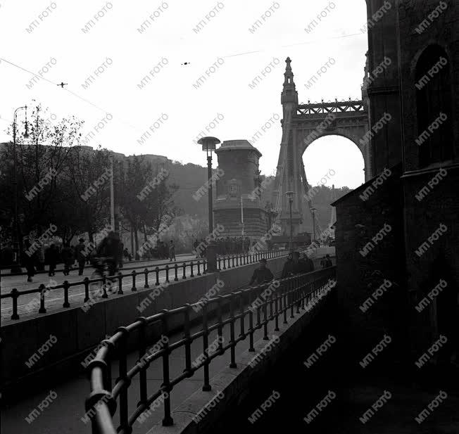 Város - Régi Budapest - Erzsébet híd pesti hídfő
