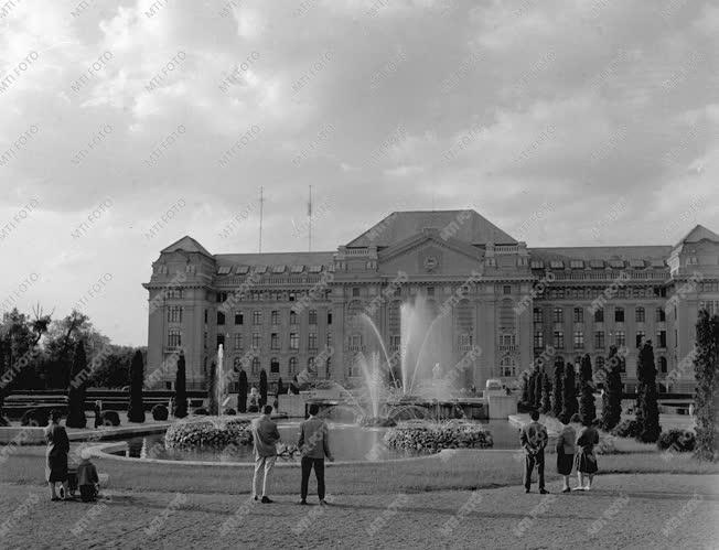 A szerző válogatása - Társadalmi összefogással szépül Debrecen