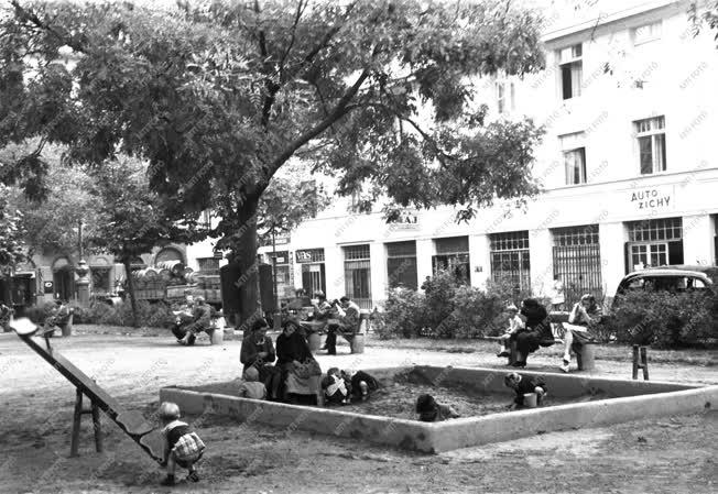 Városkép - Szabadság téri játszótér