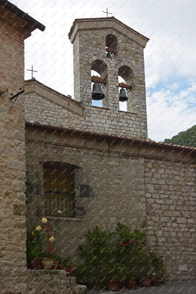 Egyházi épület - Roccalbegna - 13. századi templom harangtornya