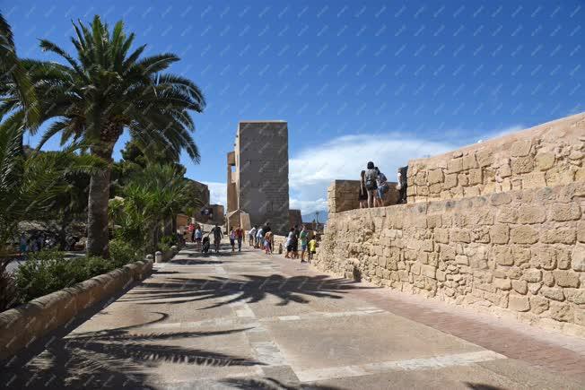 Turizmus - Alicante - Santa Barbara kastély