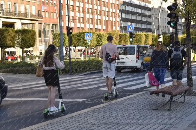 Közlekedés - Budapest - Elektromos roller 