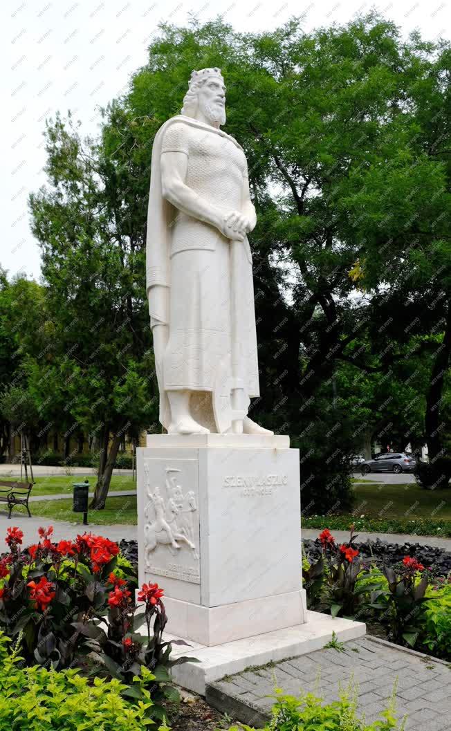 Köztéri szobor - Budapest - Szent László 