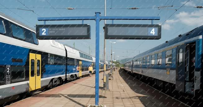 Közlekedés - Stadler KISS emeletes villamos motorvonat a Dunakanyarban