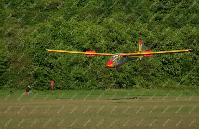 Sport - Repülés - Vitorlázó repülőgép a Hármashatár-hegyen