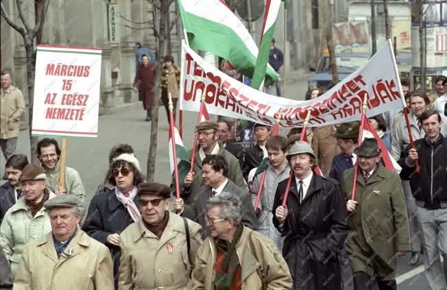 Belpolitika - Nemzeti ünnep - Március 15.